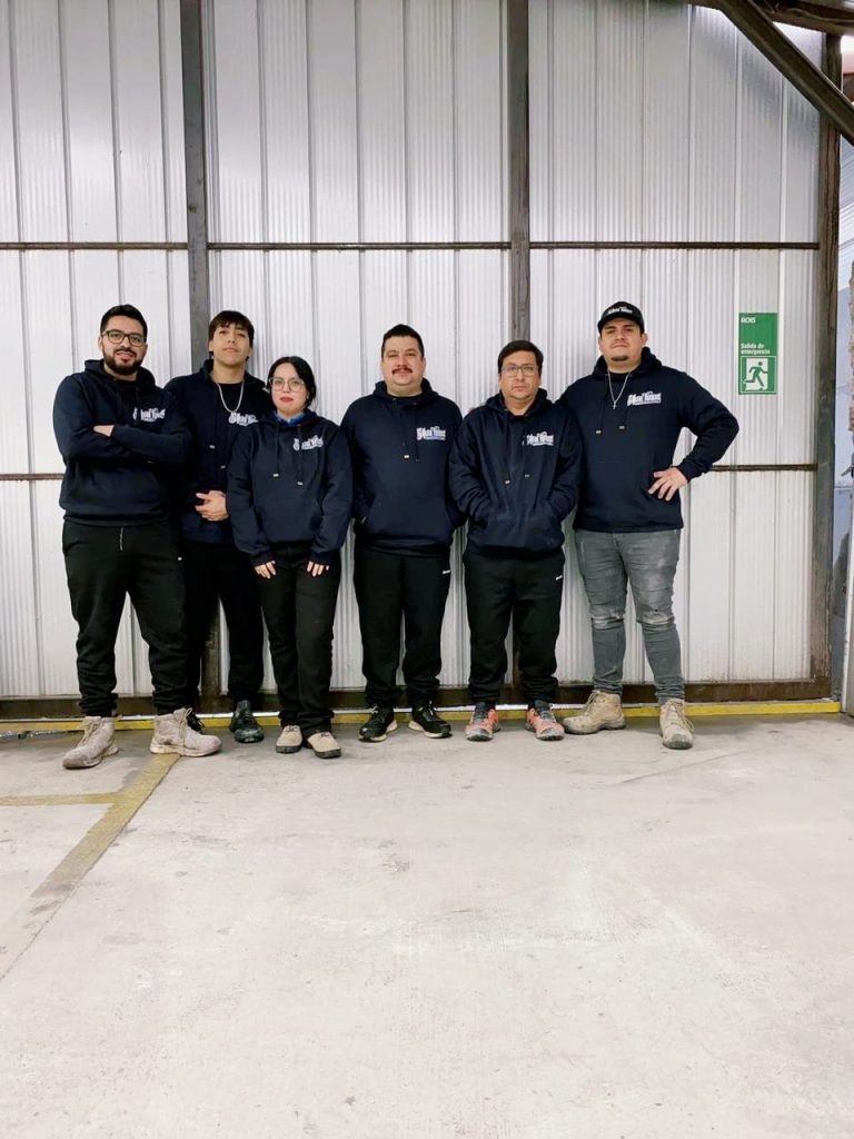 Equipo del taller de reparación de autos Silva Hermanos